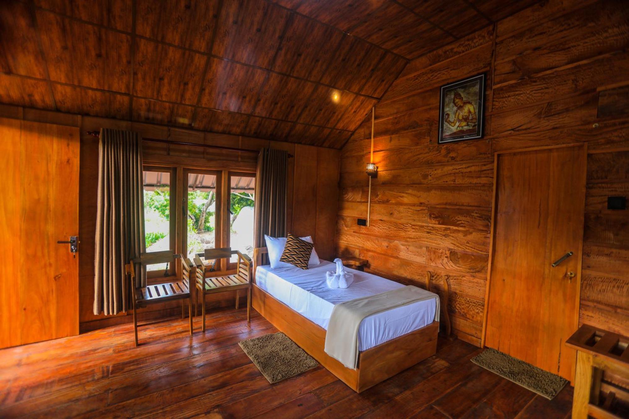 Lion Wood Treehouse Villa Talkote Eksteriør bilde