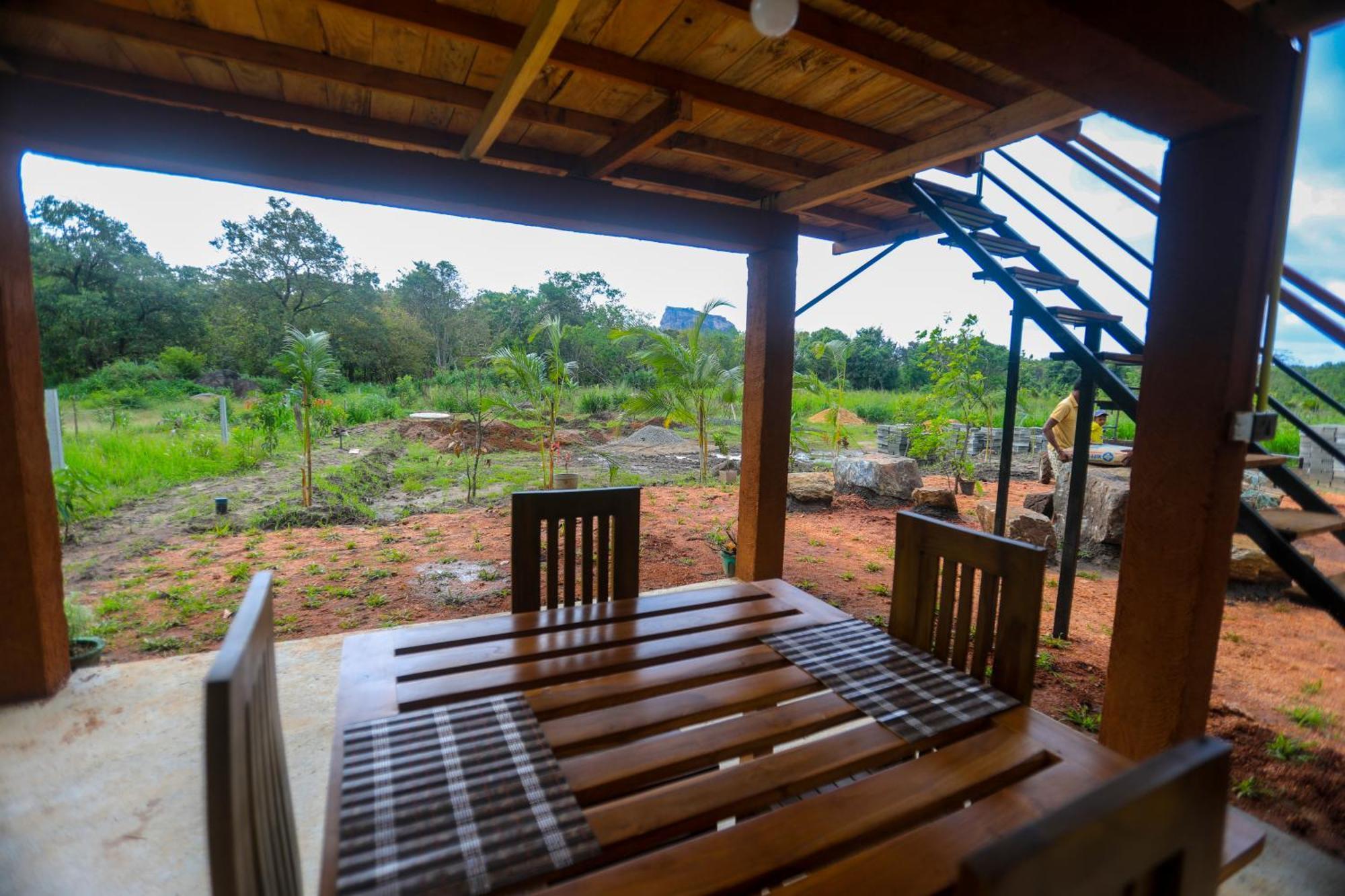 Lion Wood Treehouse Villa Talkote Eksteriør bilde